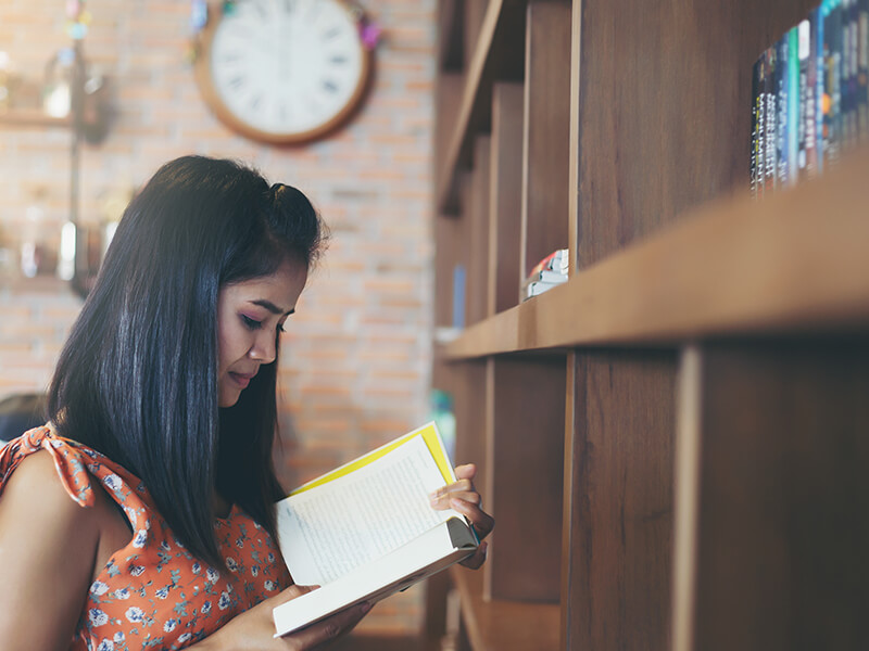 5 Alasan Baca Buku Dapat Meningkatkan Kualitas Tidur